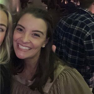 Meet your Posher, Caitlin